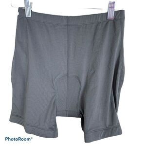 Trayl Men's Size XS Padded Cycling Gray Shorts‎